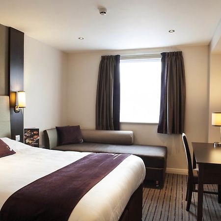 Premier Inn Tring Luaran gambar