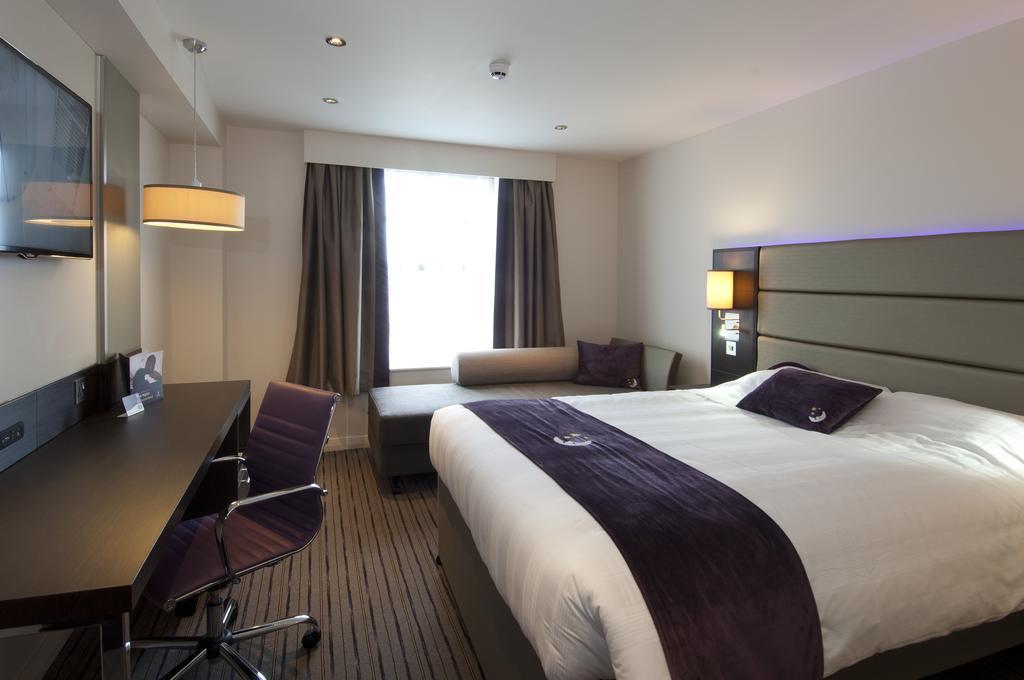 Premier Inn Tring Bilik gambar
