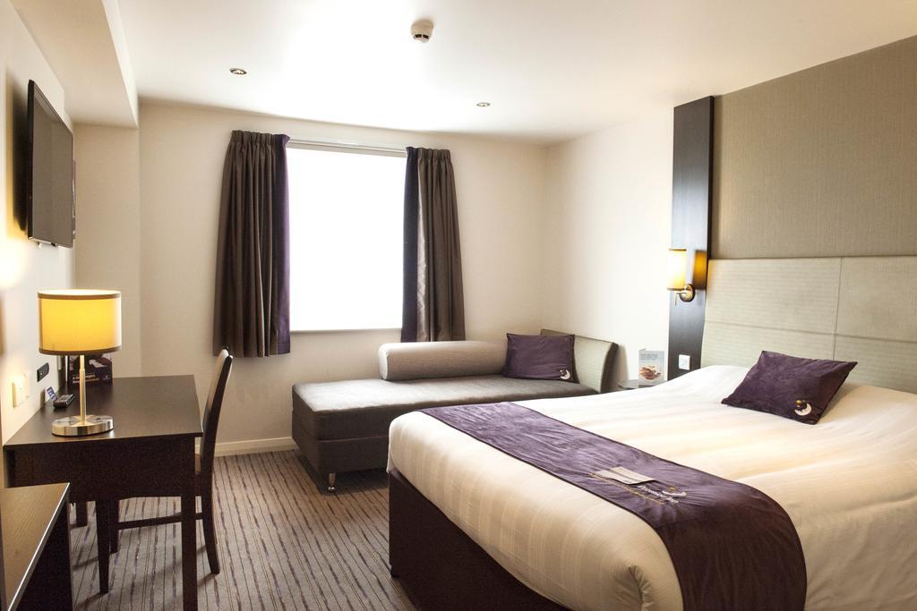 Premier Inn Tring Bilik gambar
