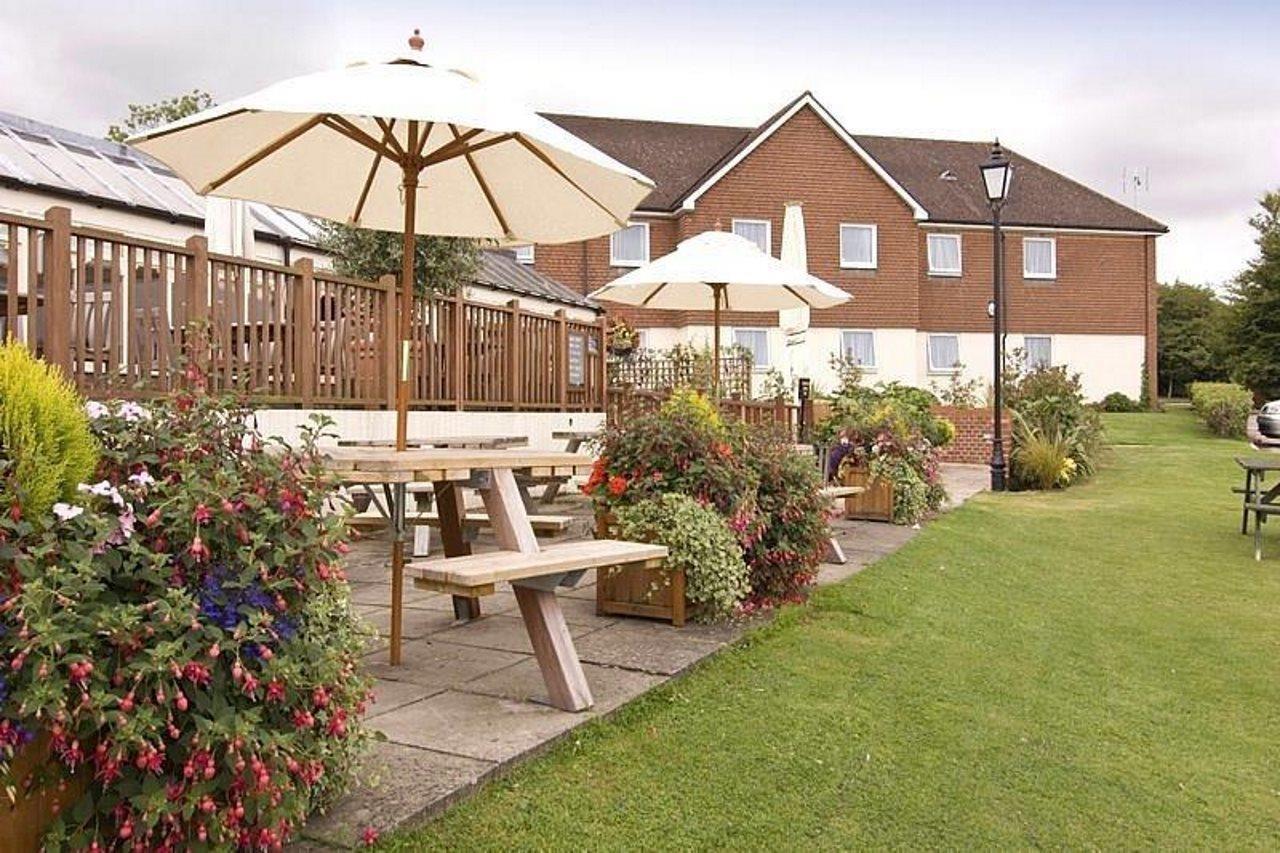 Premier Inn Tring Luaran gambar